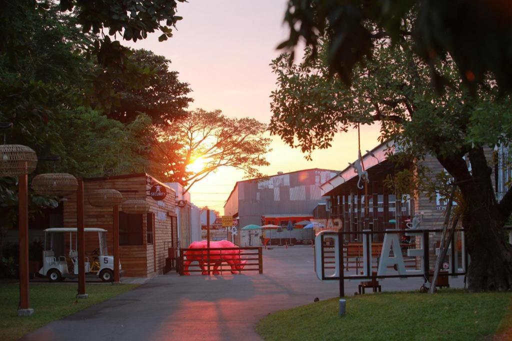The Buffalo Amphawa Samut Songkhram Eksteriør bilde